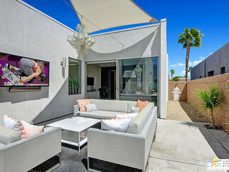 949 Bernardi Ln — Photo 32