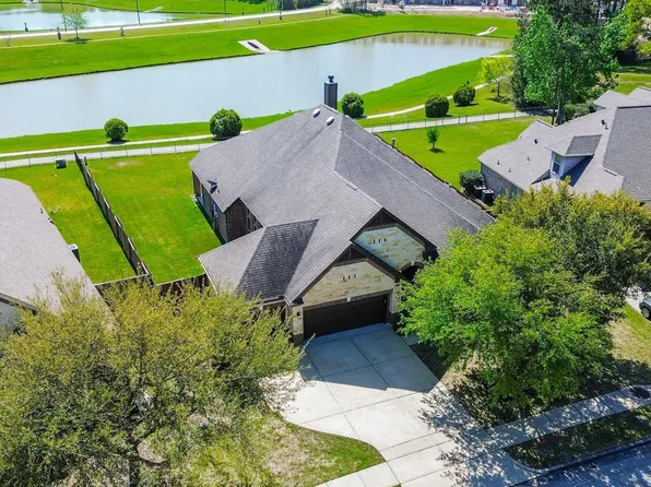 10714 Winding Green Dr, Humble, TX 77338