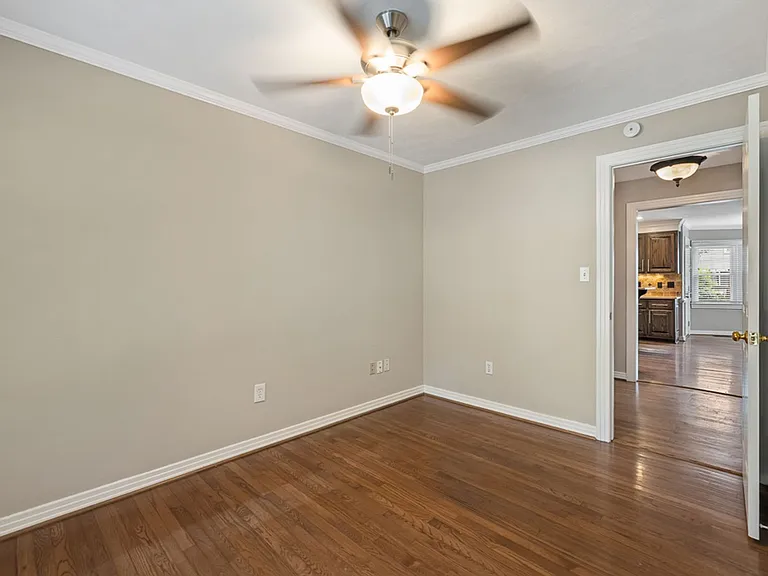 501 Asbury Ct — Photo 22