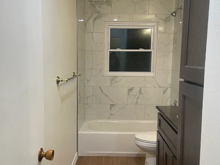 2931 Norwich Ave — Photo 2