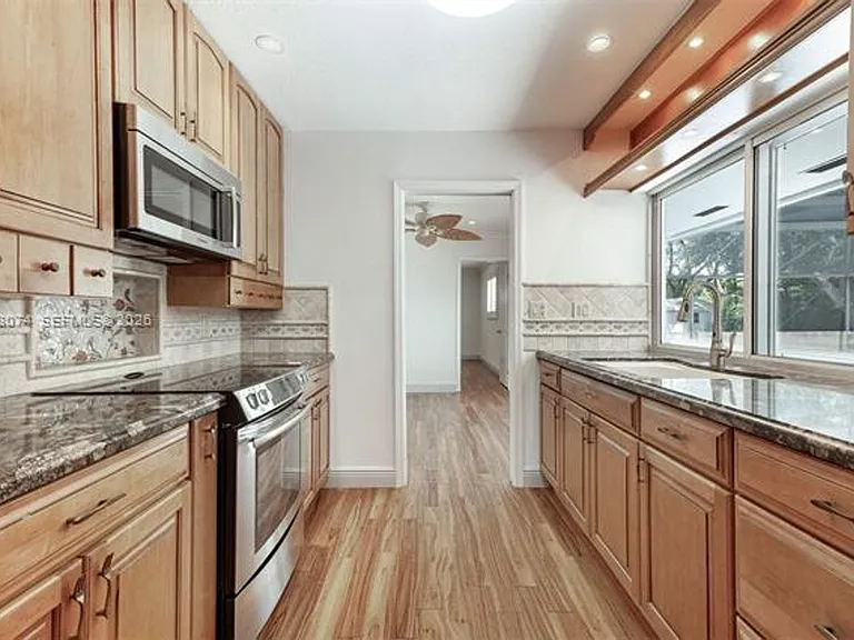 7715 SW 122nd St — Photo 7