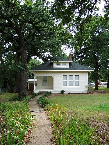 7923 Mohawk Dr Photo 1