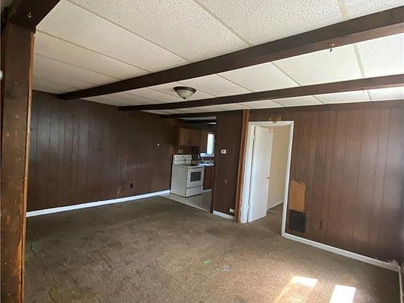3rd image of 2429 Mackenna Ave