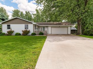 140 Airport Rd, Hutchinson, MN 55350