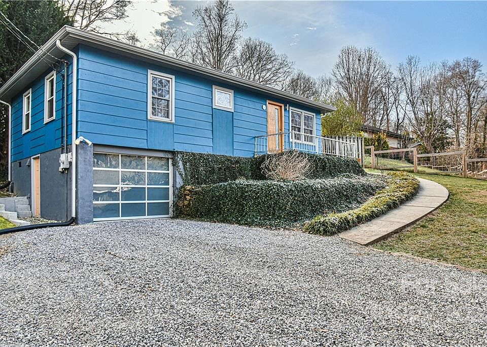 1st image of 34 Tanglewood Dr