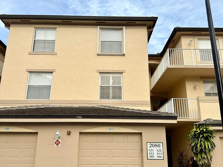 2080 Greenview Shores Blvd #413 — Photo 22