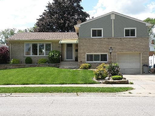 1st image of 630 Winston Dr