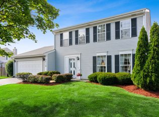 1215 Westward Trl, Carol Stream, IL 60188