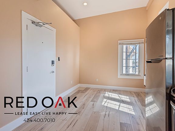 5th image of 14 1/2 Westminster Ave #37
