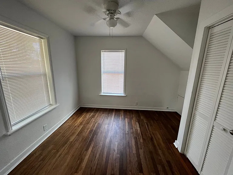 361 College Dr — Photo 14