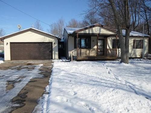 3rd image of 6736 Lewis Dr