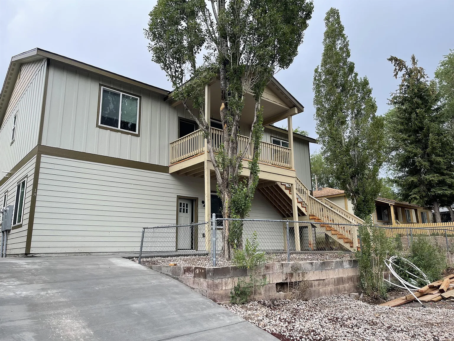 18 Pinegrove - 2 — Photo 2