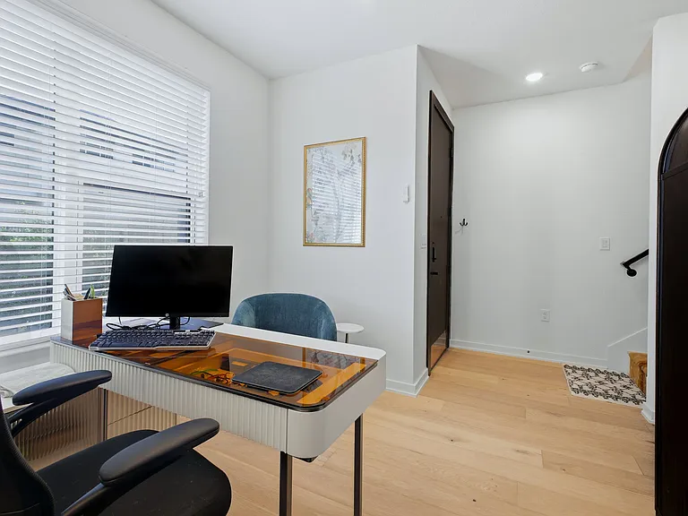 719 E Locust St #4107 — Photo 10