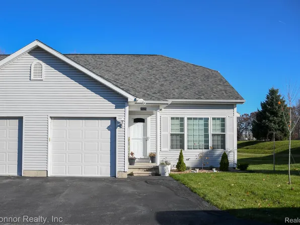 2025 Pauls Ct, Marysville, MI 48040