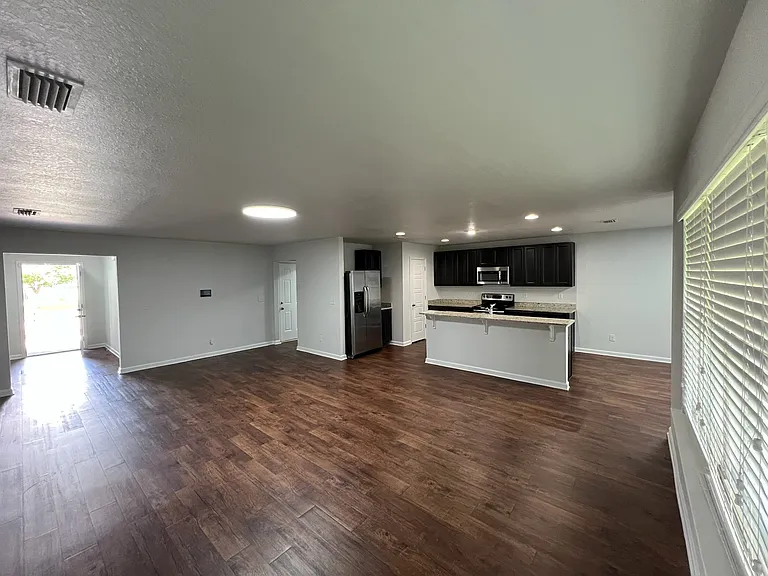 9931 Summer Woods Cir N — Photo 5