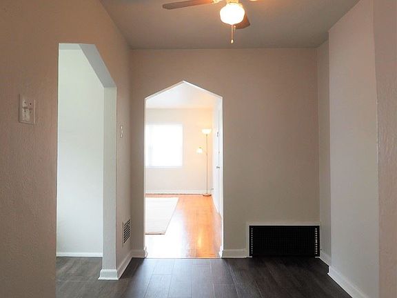 3rd image of 5412 Chippewa St #2WE
