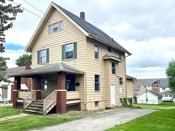 2nd image of 440 Lawrence Ave