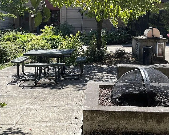 Community gathering areas throughout the community with picnic tables, bbq and firepits