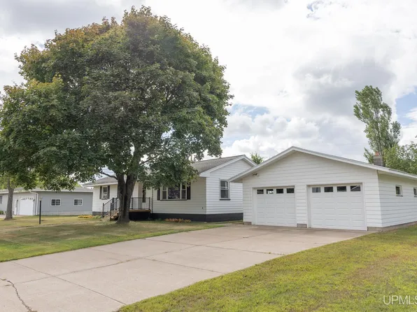 1765 Ellsworth St, Ishpeming, MI 49849