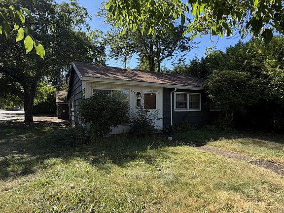 4th image of 8707 N Woolsey Ave