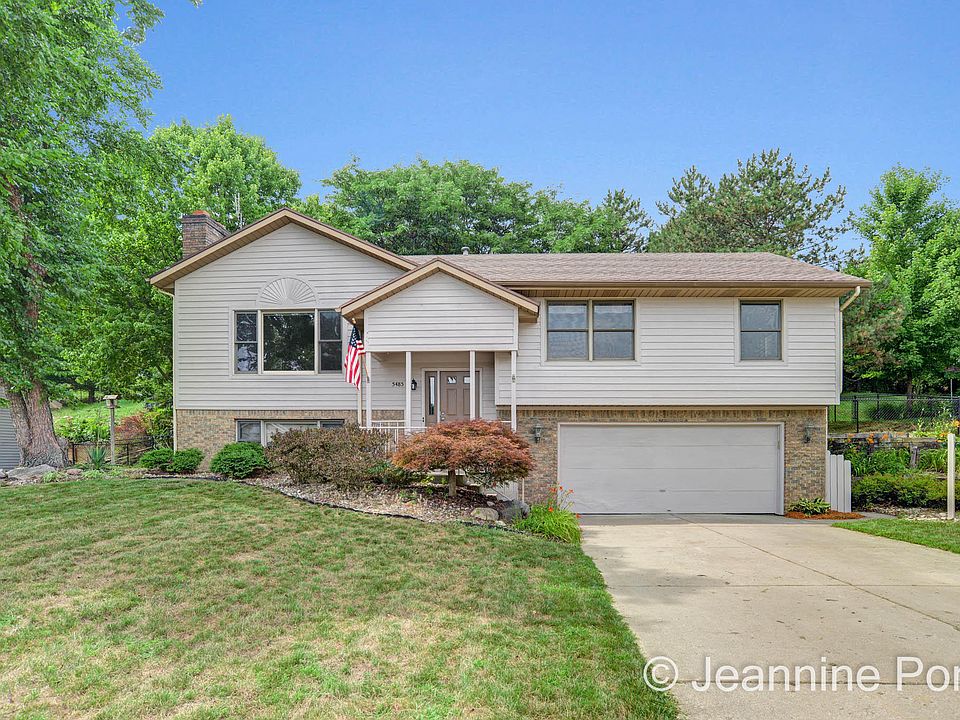 1st image of 5485 Riverlook Dr NE