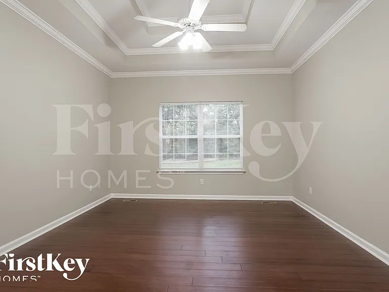 5612 Elliott Cir — Photo 10