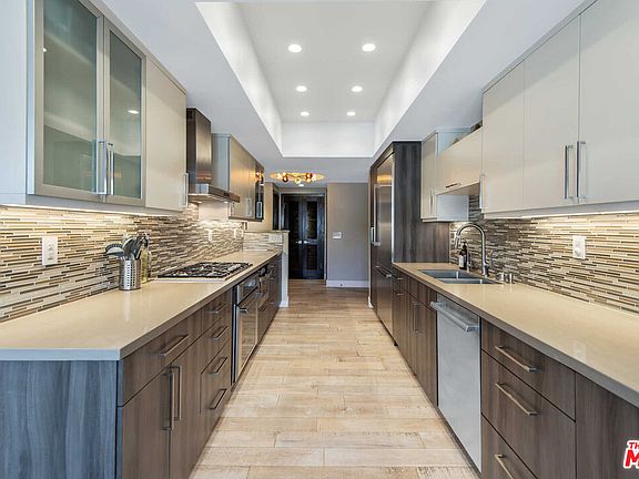 5th image of 1840 Veteran Ave APT 307