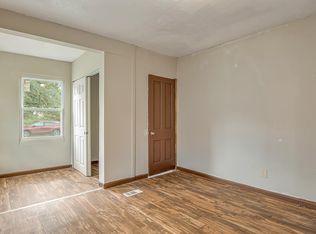 5611 Hallows Ave, Washington Pk, IL 62204