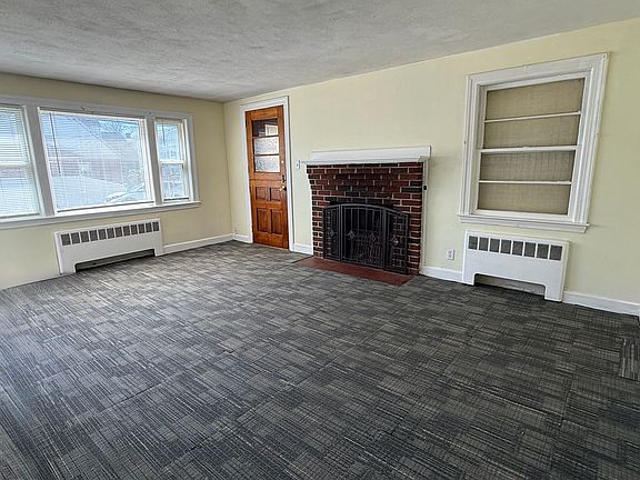 3rd image of 27 Hartwell St