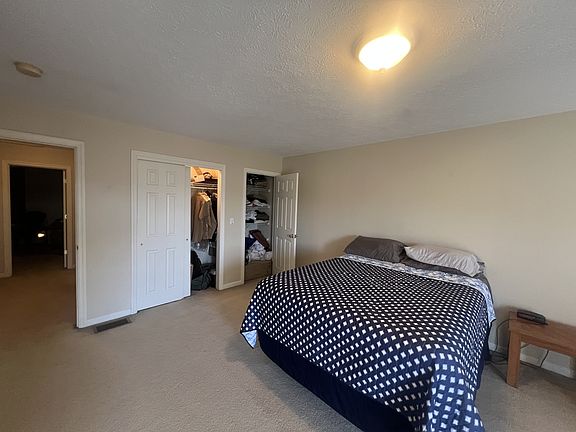 4th image of 1460 Bergamont St