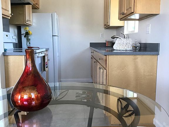 5th image of 205 Burnham Ct APT A