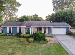 3 Six Mile Ln, Jeffersonville, IN 47130