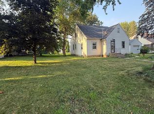 523 E 11th St, Gibbon, MN 55335