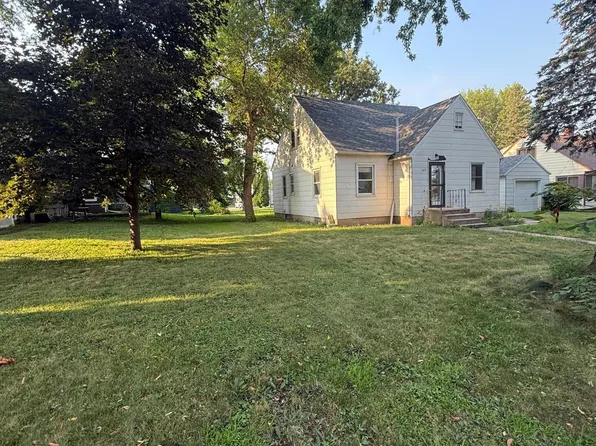 523 E 11th St, Gibbon, MN 55335