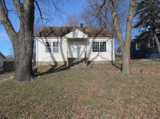 2028 Greenwood Rd, Marshfield, MO 65706