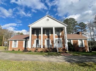 140 W Cornelius Dr, Robbins, NC 27325