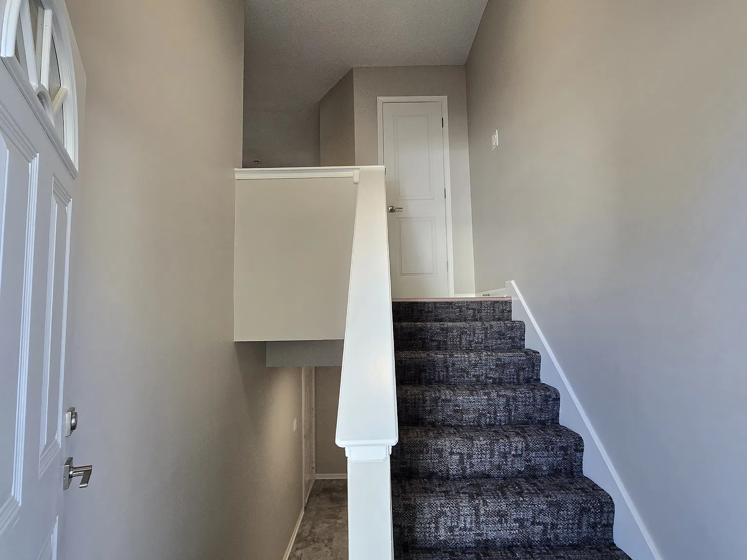 3 bed, 1050 sqft, $1,750 — Photo 3