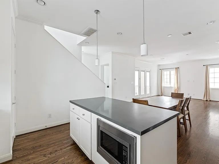18 Hermann Park Ct — Photo 11