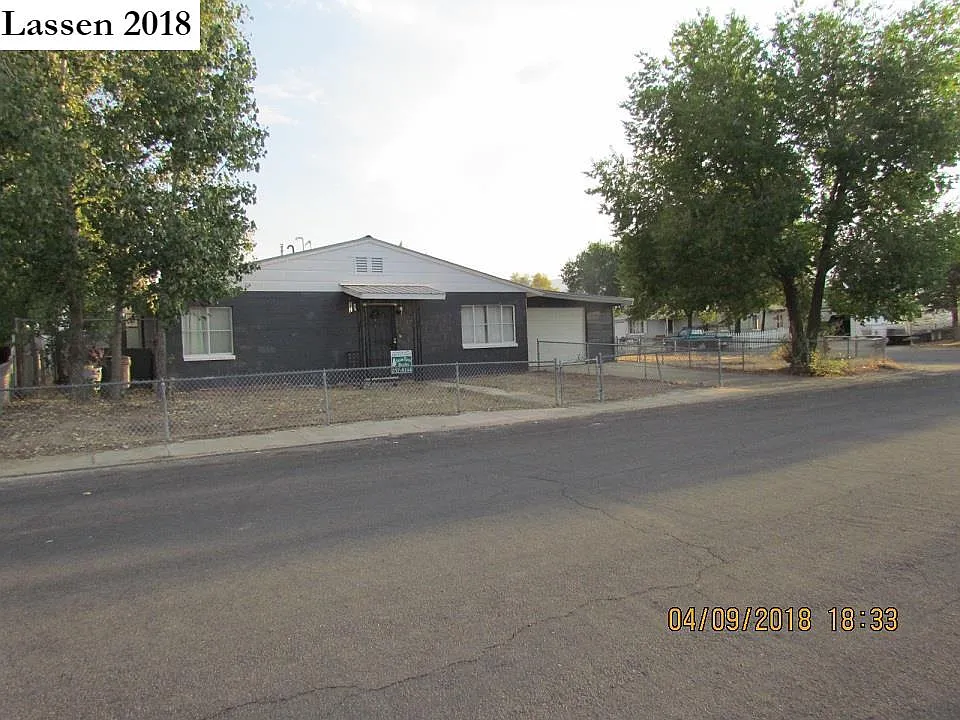 101 Pine St photo 1