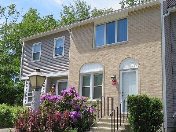 2nd image of 17 Oakwood Circle #2