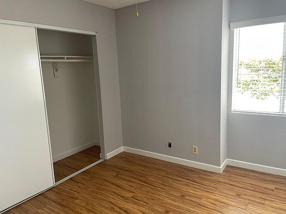 4th image of 14609 Freeman Ave