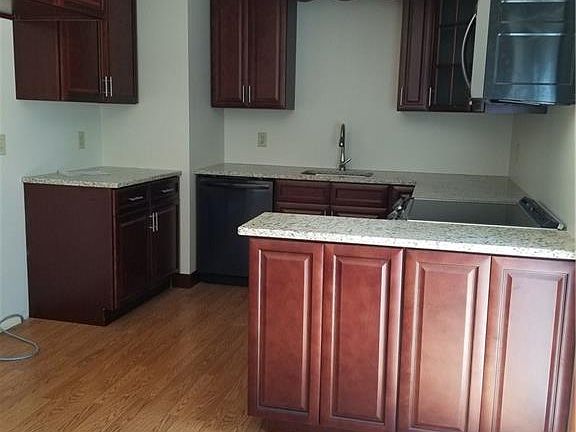 2nd image of 1260 Pine Hill Ln