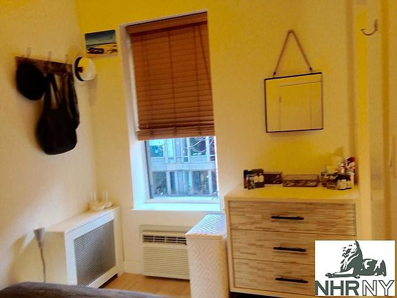 5th image of 135 W 15th St APT 3F