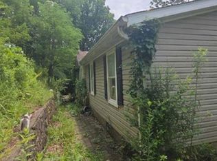 4664 Victoria Rd, Charleston, WV 25313