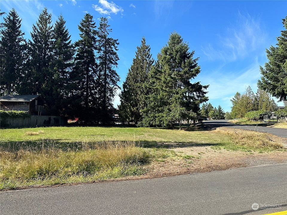 2nd image of 121 Shenandoah Road