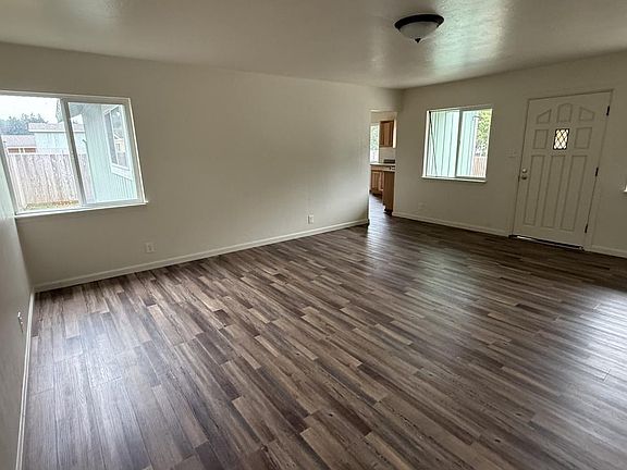 4th image of 160 River St