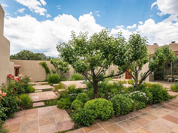 2nd image of 18 Vista Hermosa