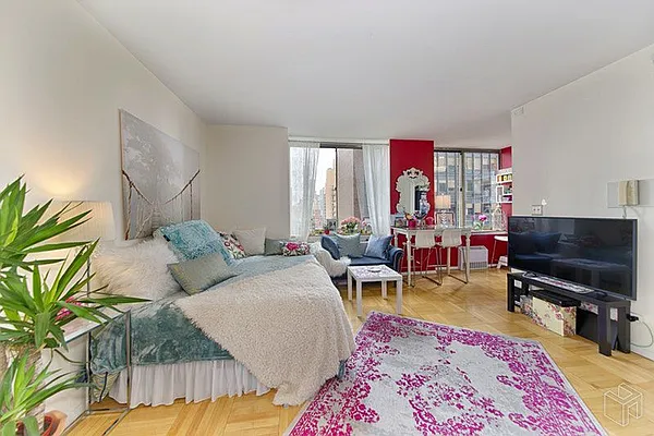 Rented by Halstead Real Estate | media 11