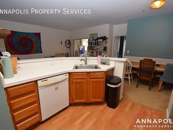 3rd image of 20 Sandstone Ct APT G