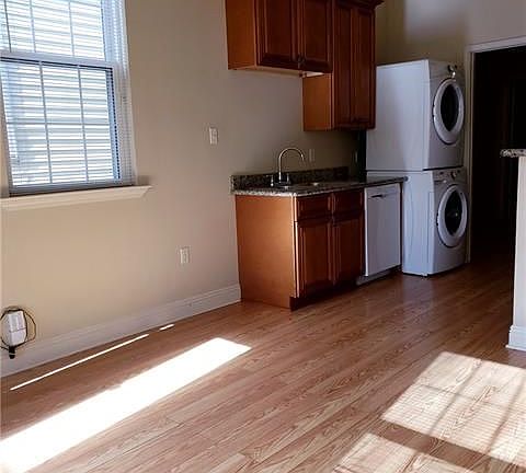 5th image of 7427 Pitt St